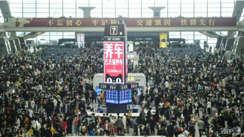 Jutaan penduduk China lakukan perjalanan sempena cuti Hari Buruh Jutaan penduduk China lakukan perjalanan sempena cuti Hari Buruh
