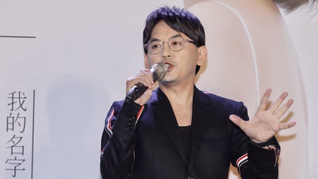 与孟耿如交往时　黄子佼曾诱女生到家过夜