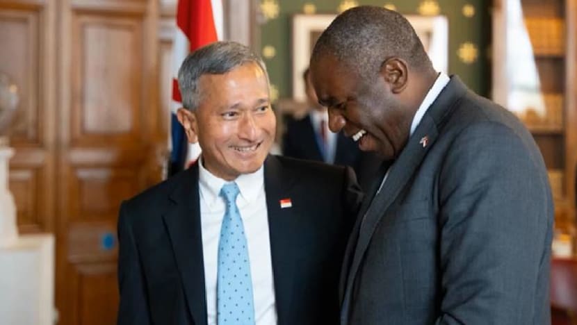Dr Vivian Balakrishnan bertemu Setiausaha Luar UK di London