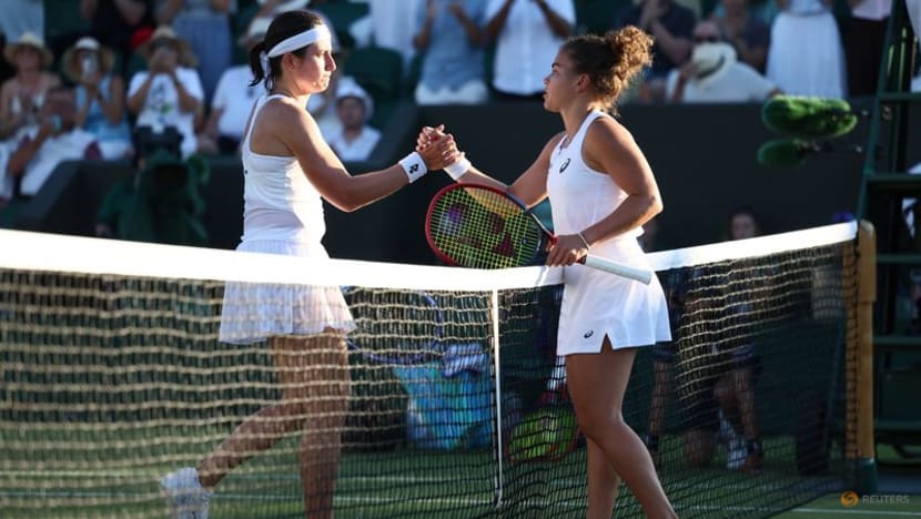 Paolini powers her way into Wimbledon second round