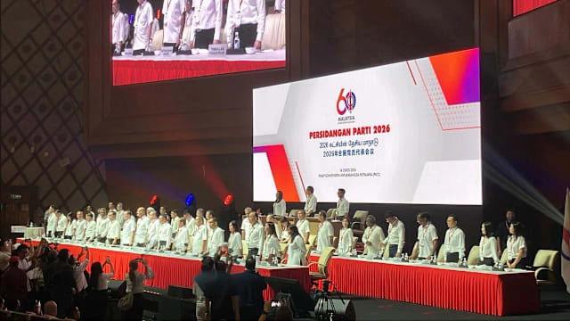 民行党大会辩论环节 各州代表一致支持留守中央政府