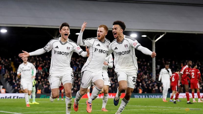 Reed's late screamer earns Fulham point in hectic 2-2 draw with Liverpool