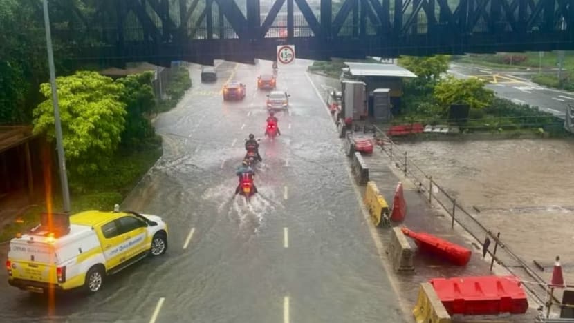 Banjir kilat di kawasan Bukit Timah disebabkan hujan lebat Banjir kilat di kawasan Bukit Timah disebabkan hujan lebat