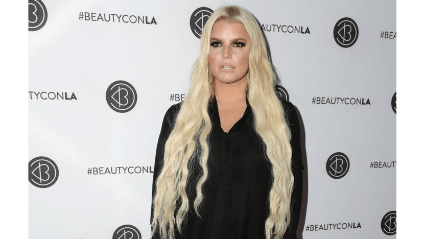 Jessica Simpson has 'best attitude' during c-section recovery