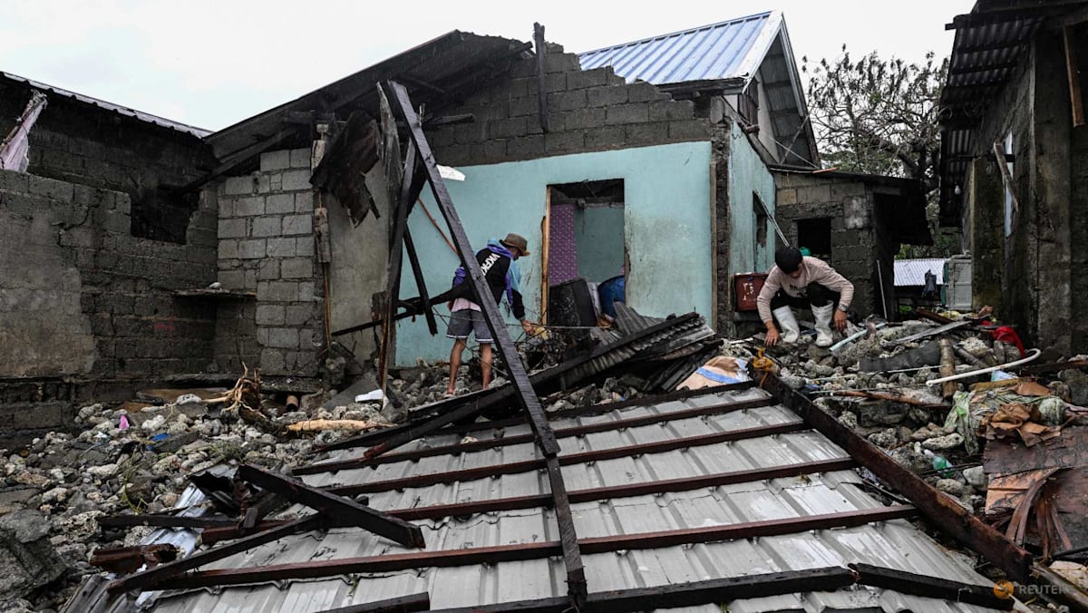 Philippines digs out from Typhoon Fung-wong as death toll climbs to 18 Philippines digs out from Typhoon Fung-wong as death toll climbs to 18