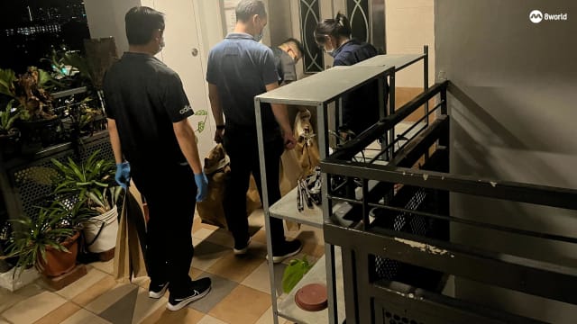 封锁杜佛路命案现场逾六小时 警方取走11袋证物