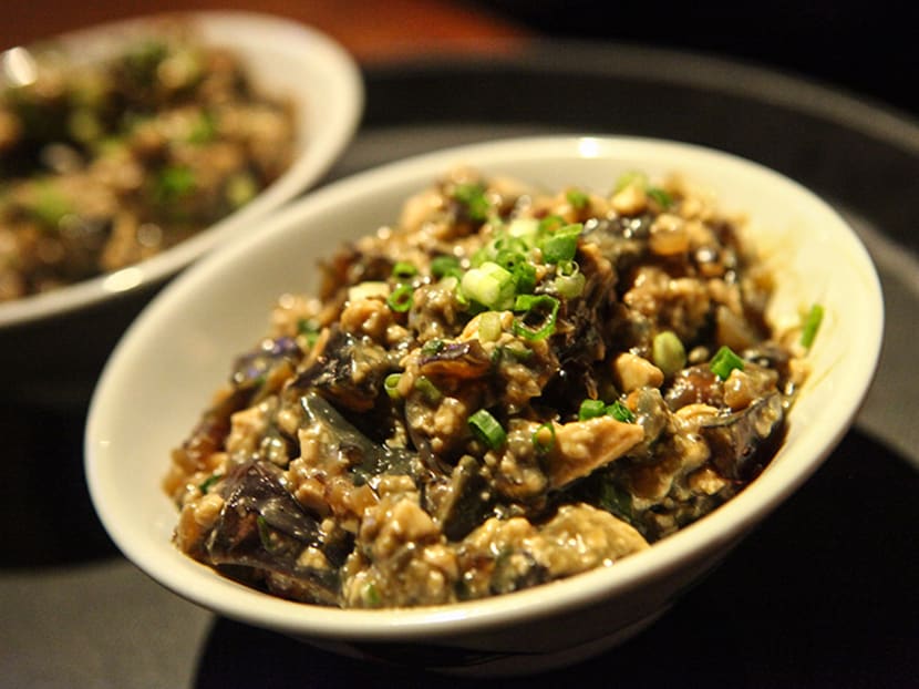 Eat for 24 hours in Singapore