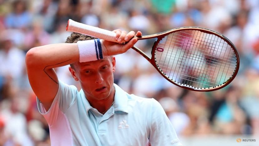 Ruthless Sinner humbles Lehecka as Americans dig deep at French Open
