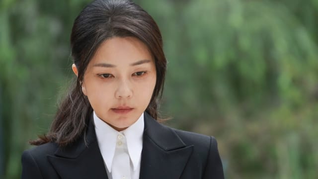 韩前总统夫人金建希接受11小时调查 否认所有指控