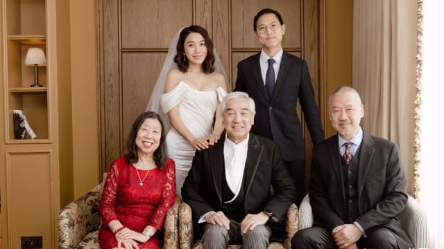 秦沛见证爱女姜丽文披婚纱　弟弟姜大卫一家齐赴宴