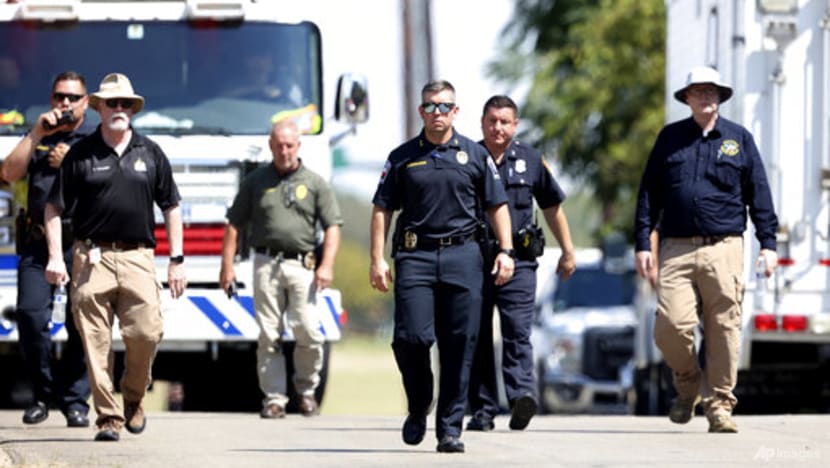 Military training jet crashes in Texas, injuring both pilots