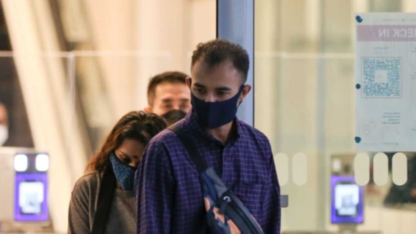 Lelaki mengaku bersalah bantu rakan tidak divaksin guna app TraceTogether miliknya masuk bar di Sentosa 