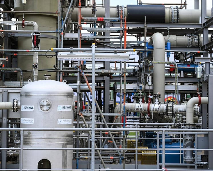 Explainer: What is low-carbon hydrogen and what are the challenges in S'pore’s plan to use it to supply power?