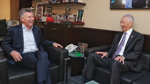 李显龙同阿根廷前总统马克里和参议院临时议长会面