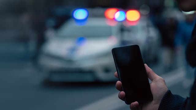 为求入狱假报警108次 韩男被索赔6500元