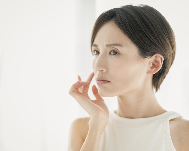 Does having dry skin make you look older? What dermatologists say