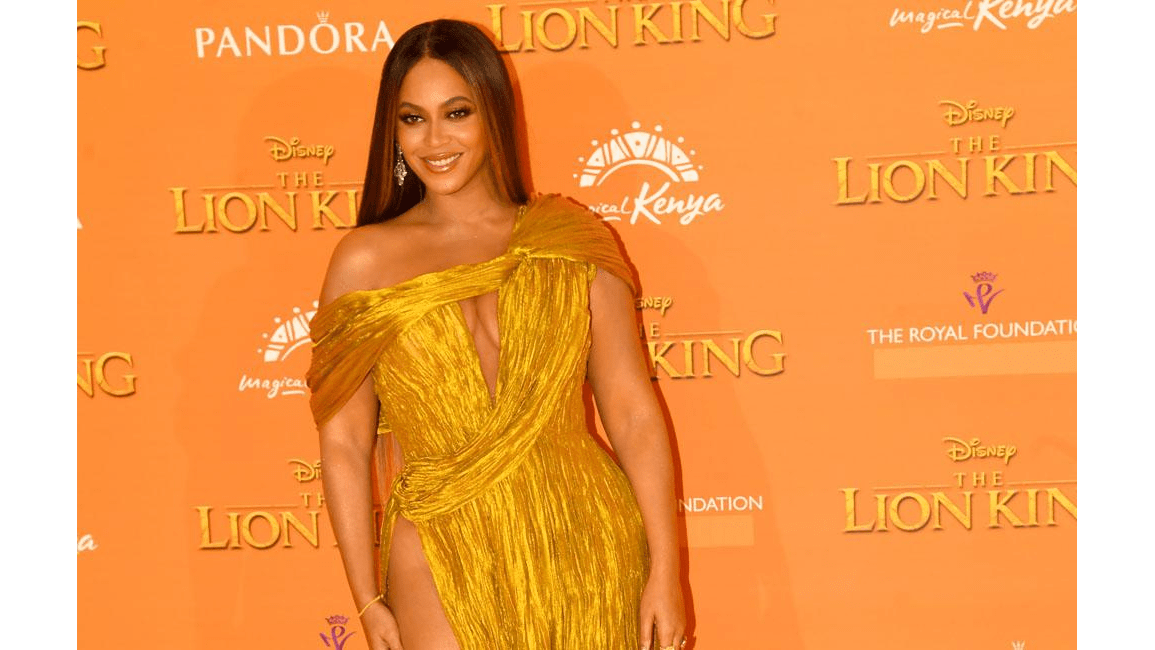 Beyonce ripped dress before Lion King premiere - 8days