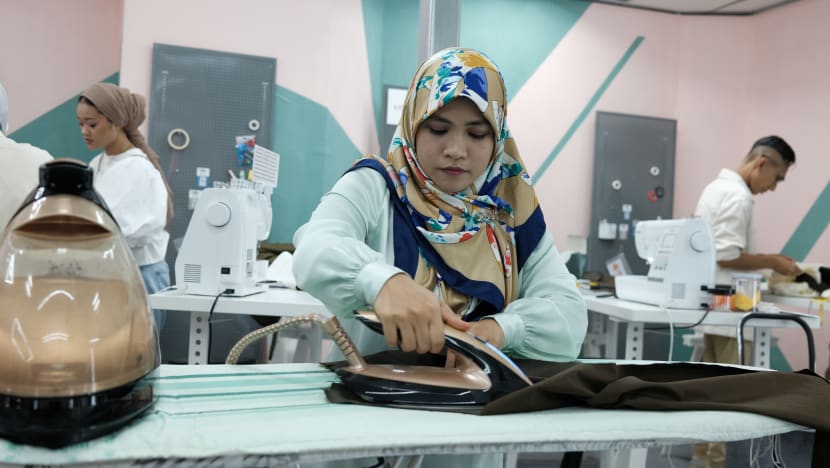 12 pereka fesyen amatur tunjuk bakat dalam pertandingan realiti baru So Stylo! 12 pereka fesyen amatur tunjuk bakat dalam pertandingan realiti baru So Stylo!