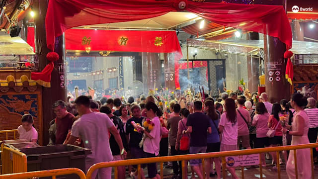 【直播】上千人初一来祈福 四马路观音堂车水马龙