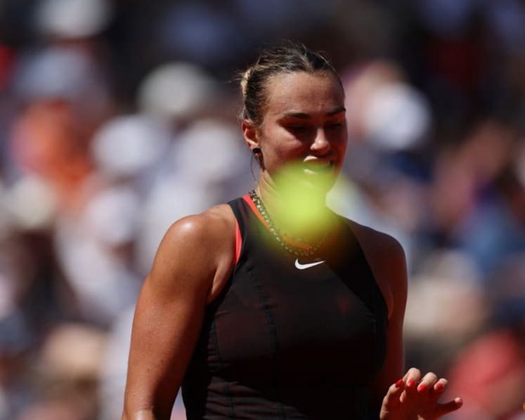 Sabalenka sees off Kasatkina to reach French Open fourth round