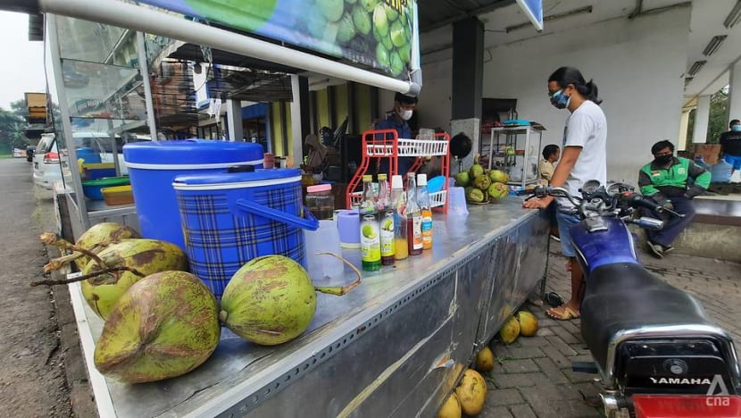 Indonesians turn to healthy drinks and food as COVID-19 rages, but authorities warn of overconsumption Indonesians turn to healthy drinks and food as COVID-19 rages, but authorities warn of overconsumption