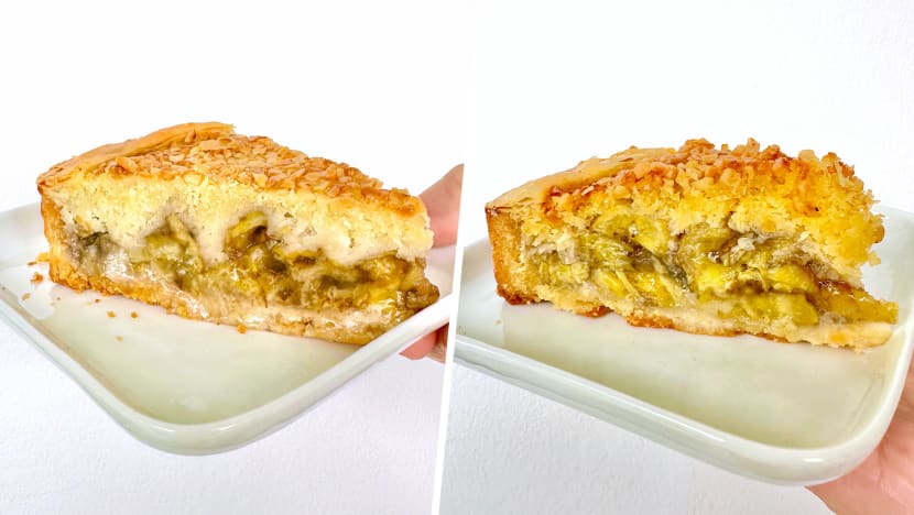 Dona Manis Cake Shop Vs Auntie Peng Banana Pie - Which One Is Better? 