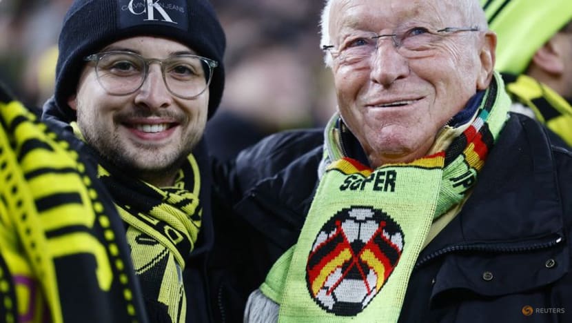 Dortmund beat Shakhtar Donetsk 3-1 to reach Champions League knockout play-offs Dortmund beat Shakhtar Donetsk 3-1 to reach Champions League knockout play-offs