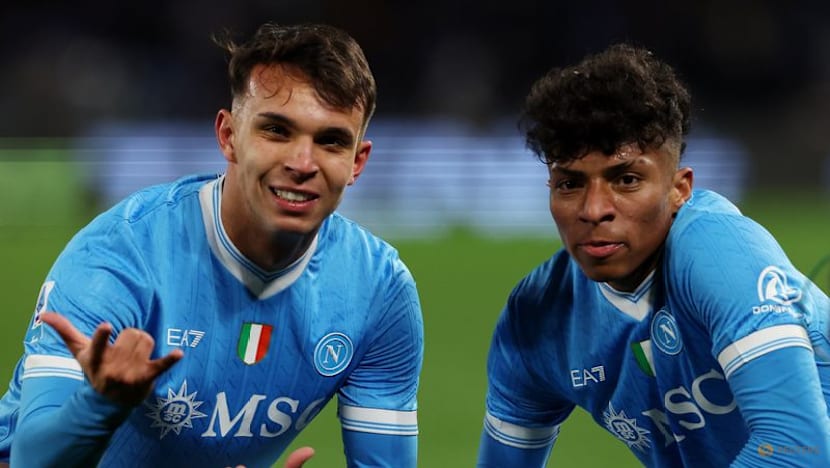 Napoli stay third after late goal earns 2-2 draw with Roma