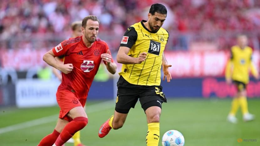 Bayern earn 2-2 draw against Dortmund in topsy-turvy Klassiker