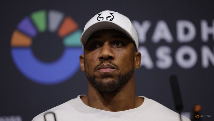 Former heavyweight champion Joshua to have elbow surgery