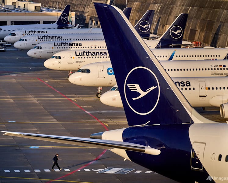 Commentary: No, the Iran war won’t ground your European holiday flight