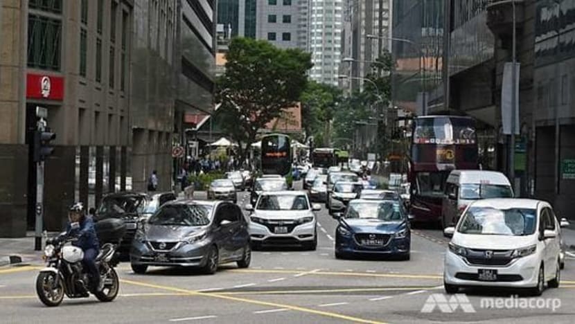 Premium COE bagi kereta besar jangkaui S$100,000 Premium COE bagi kereta besar jangkaui S$100,000