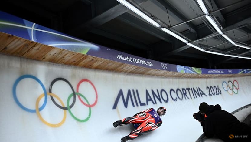 Luge-First training run shows testing nature of new Cortina track