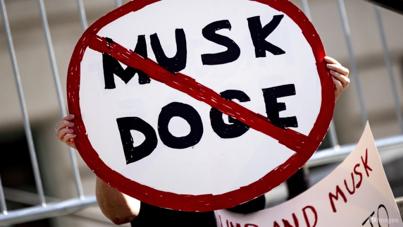 Musk's new ultimatum spurs fresh confusion among US government workers Musk's new ultimatum spurs fresh confusion among US government workers