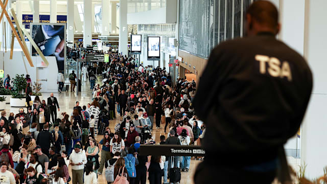 美国机场安检人员缺勤创新高 ICE人员将进驻支援