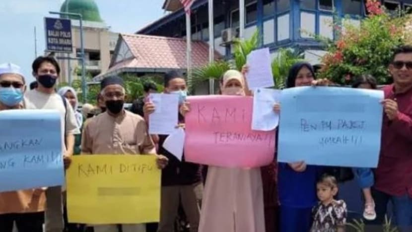 Lebih 80 jemaah umrah M'sia rugi RM600,000 ditipu agensi pelancongan Lebih 80 jemaah umrah M'sia rugi RM600,000 ditipu agensi pelancongan