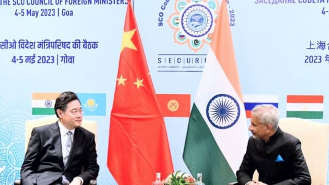 中国和俄外长在印度举行双边会谈