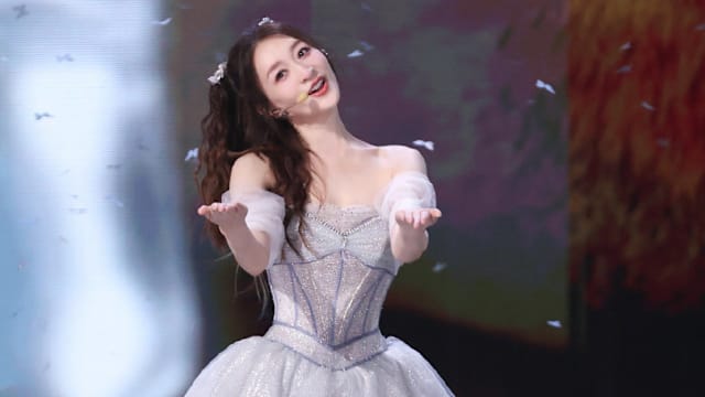 唱越烂成绩越好？《乘风2026》李小冉一公夺冠网酸“没天理”！