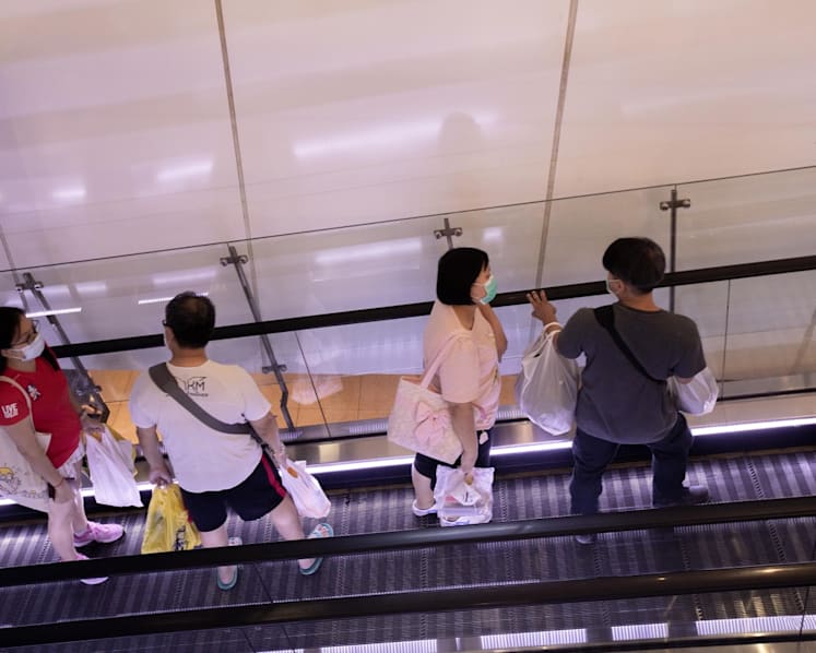 Number of fresh Covid-19 cases at a new low of 218; Hougang Green Shopping Mall visited by infectious person