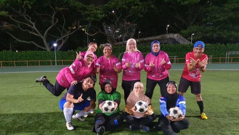 ‘Aktif sepanjang hayat’: Bekas pemain kebangsaan wanita Singapura ini giat berlatih untuk bola sepak berjalan 