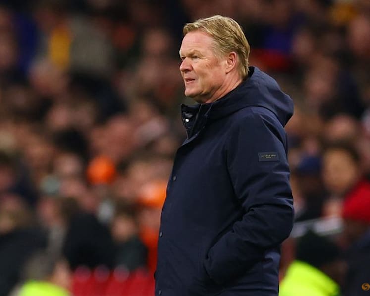 Netherlands coach Koeman eyes replacements after Simons injury