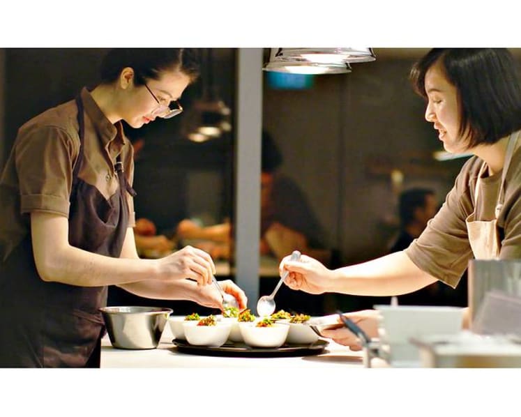 The young female duo bent on educating Singapore diners about food waste