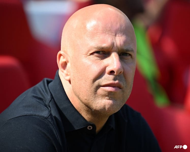 Liverpool sack Slot, Iraola in line to take over