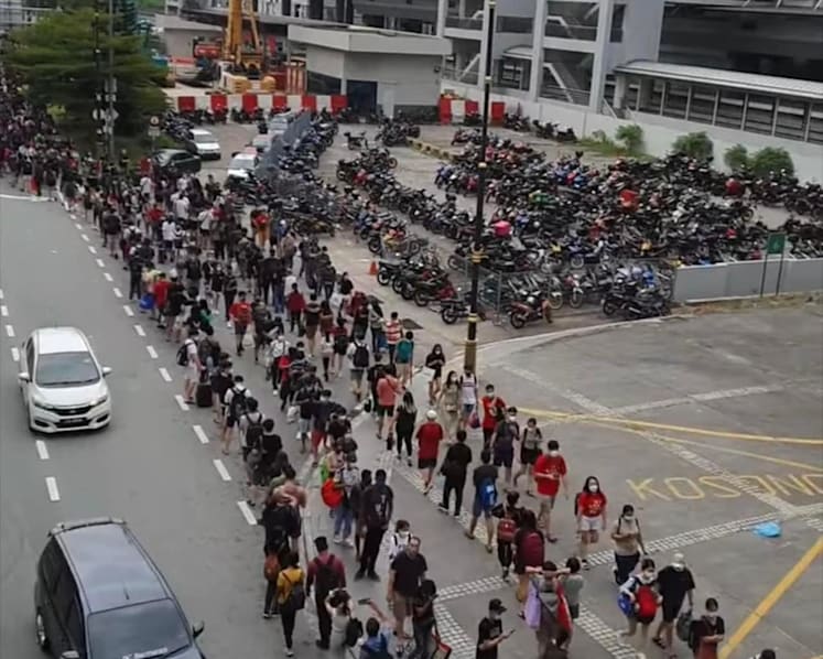 Johor government to provide free shuttle bus to ease congestion at BSI immigration complex