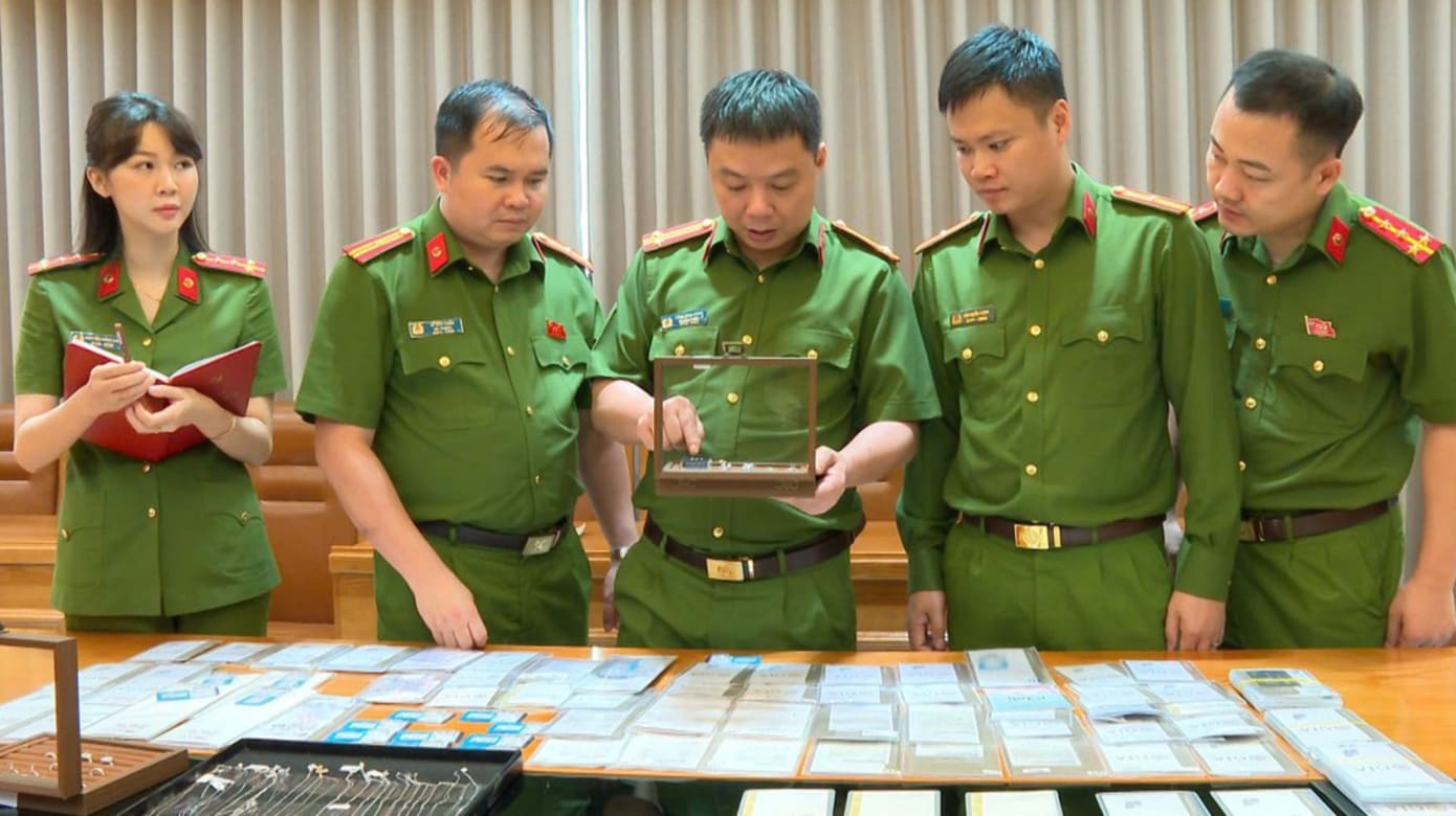 越南破获跨国钻石走私集团 22人落网起获1100颗钻石