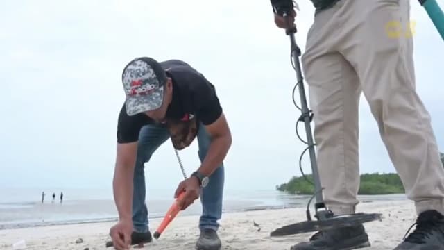 马国兴起金属探测寻宝热 更多爱好人士用金属探测器寻宝