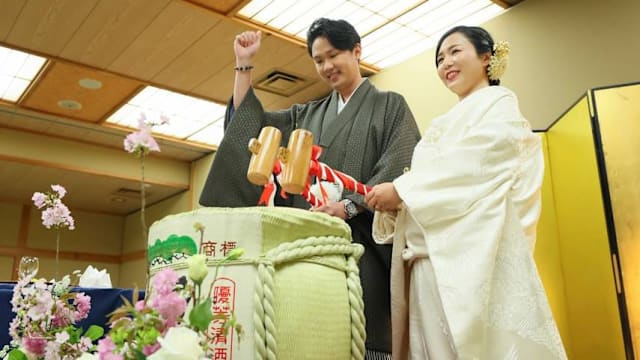 陈熙日本举行婚礼，一家人以日本传统婚礼和服“亮相”！