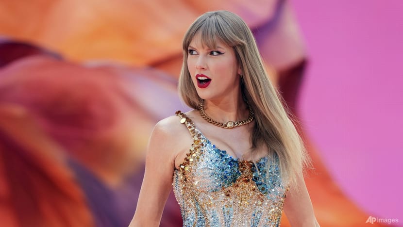 Taylor Swift donates US$5 million toward hurricane relief efforts
