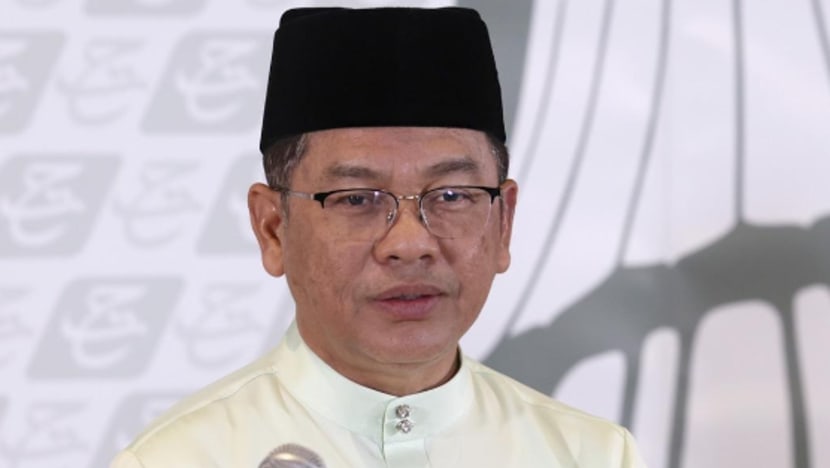 Cuaca panas: Masjid, surau di M'sia diminta lakukan solat hajat Cuaca panas: Masjid, surau di M'sia diminta lakukan solat hajat