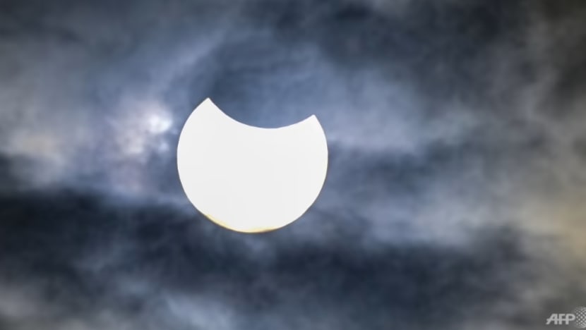 Gerhana matahari separa dapat dilihat dari SG pada 20 Apr